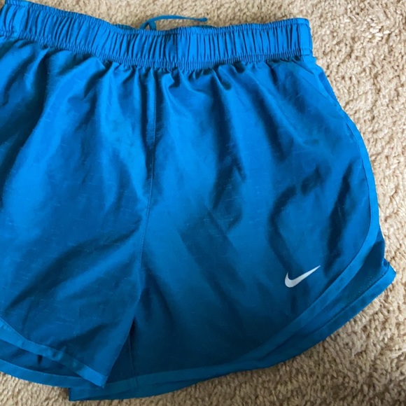 Nike shorts - Picture 2 of 2